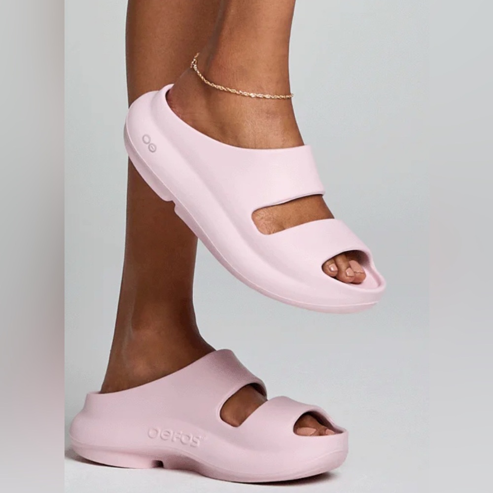 OOFOS Women's Pink Sandals